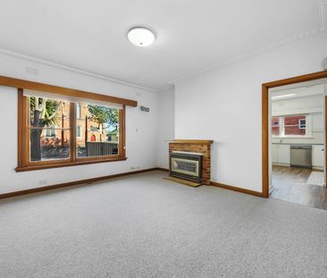 Charming Soldiers Hill Home with Modern Comforts - Photo 3