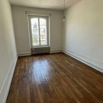 Appartement 4 pièces 95m2 REIMS 890 euros - Photo 1