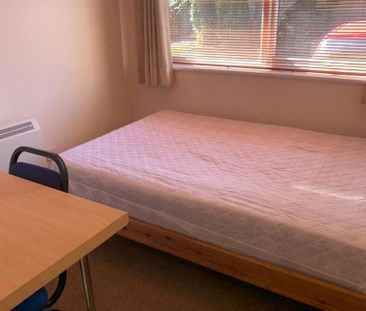 3 bedroom flat to rent - Photo 5