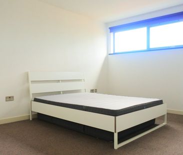 2 Bed Flat, Varcoe Road, SE16 - Photo 6
