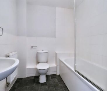 2 Bedroom House to let - Photo 6