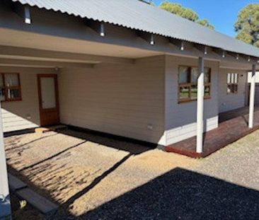 Caraway Cottage: Brand-New 1-Bedroom Cottage on acreage Just 6km fr... - Photo 4