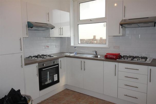 6 bedroom house to rent - Photo 1