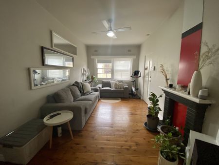 Beautifully Renovated 2 Bedroom Unit! - Photo 2