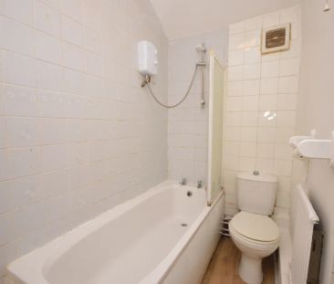 2 bedroom terraced house - Photo 5