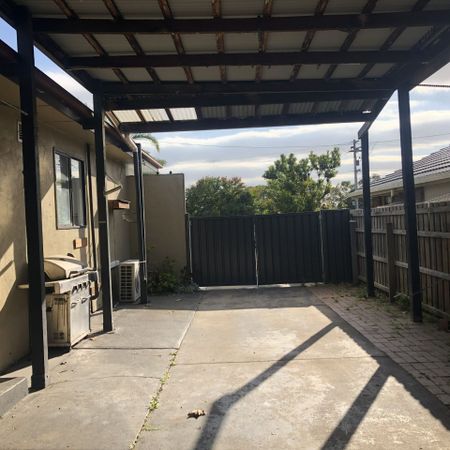 Delightful home offers space, charm, and an excellent location - Photo 5
