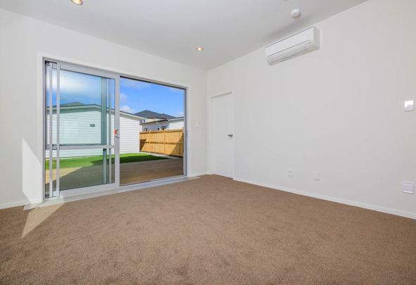 Affordable Beautiful 4 Bedroom House In Heart of Flat Bush - Photo 1