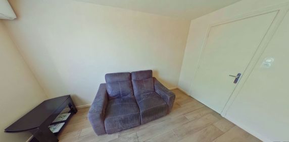 Appartement T2 A Louer - Venissieux - 51 M2 - Photo 2