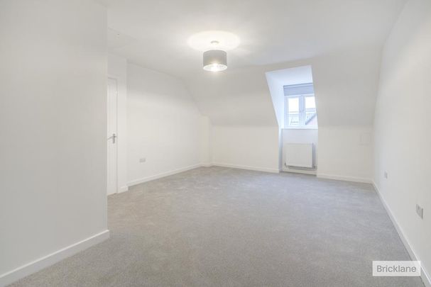 4 bedroom semi-detached house to rent - Photo 1