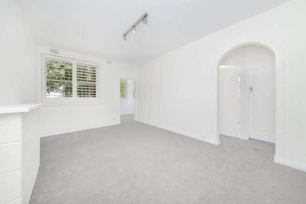 Light filled apartment in prime location - Photo 1