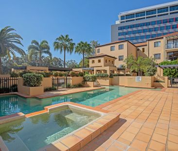 Bella Vista Resort. 2 Bedroom with extra large balcony. - Photo 3