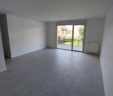 location Appartement T3 DE 62.92m² À CLAIX - Photo 2