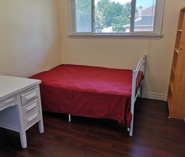 For Lease - 58 Emmeline Crescent Unit# Main Level, Toronto, Ontario - Photo 2