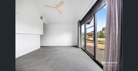 Timeless Design Meets Curated Luxury – Just 5km from Echuca - Photo 3