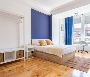 Calle del Doctor Esquerdo, Madrid, Community of Madrid 28028 - Photo 3