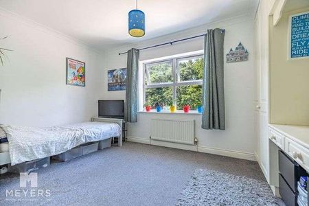 Bourne Banks, Branksome Wood Road, Bournemouth, BH4 - Photo 4