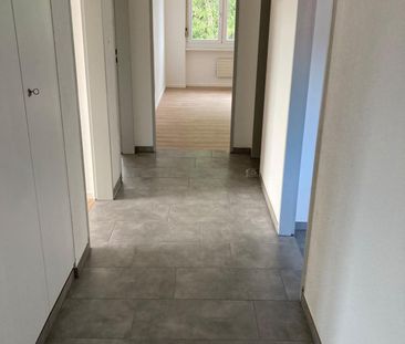 Komplett frisch renovierte 4.5 Wohnung - Photo 4