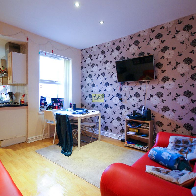 29 Harrow Road - Photo 1