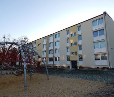 Mitten drin statt nur dabei: ansprechende 3-Zimmer-Wohnung (WBS) - Foto 1