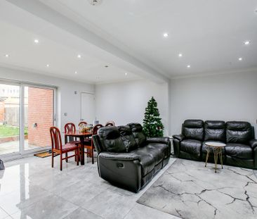 3 bedroom semi-detached house to rent - Photo 1