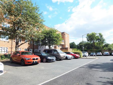 1 bedroom in a house share to rent - Photo 5