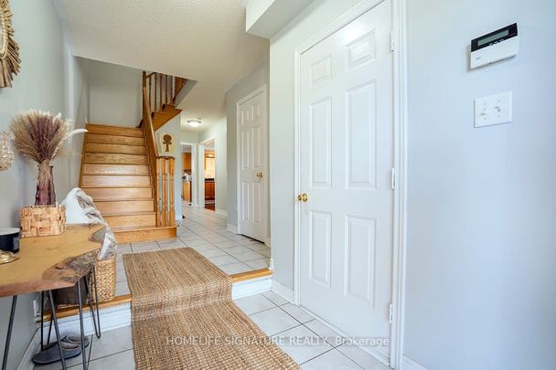 Detached Home For Lease | W8143764 - Photo 1