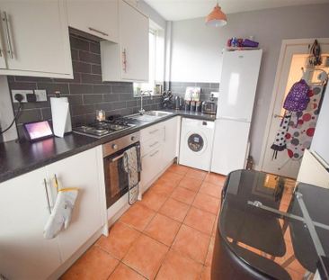 2 Bedroom End Terrace To Let - Photo 1