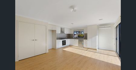 MODERN HOME - Photo 3