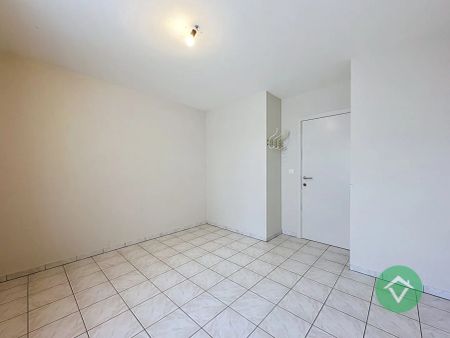 Gelijkvloers appartement met 2 slaapkamers in hartje Koekelare - Photo 5