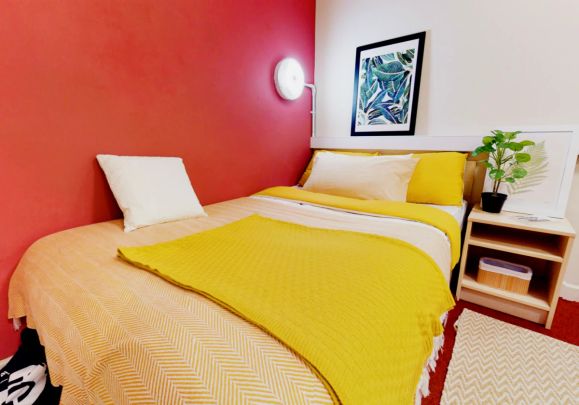 Gold En Suite - Photo 1