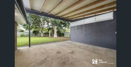 BEAUTIFULLY RENOVATED FAMILY HOME IN ALEXANDRA HILLS - Photo 4