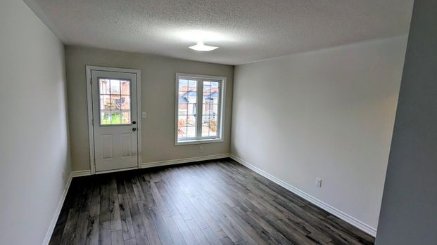 For Lease - 10 Moore's Court, Markham, Ontario - Photo 1
