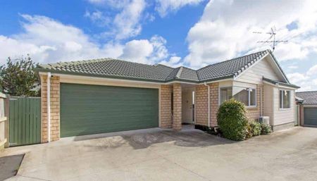 Quiet & Sunny Howick Home with Fully-fenced Garden - Photo 4