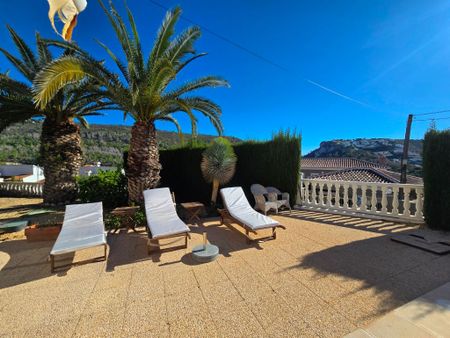 FOR RENT: SPACIOUS AND ELEGANT VILLA IN MORAIRA with 4 bedrooms for LONG TERM - Photo 5
