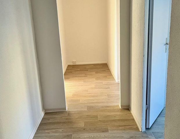 Helle 2-Zimmer-Wohnung mit Balkon im 2. Obergeschoss – frisch renoviert - Photo 1