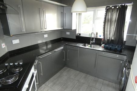 Tavistock Avenue - Photo 3