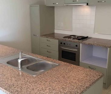 Convenient Location - Photo 3