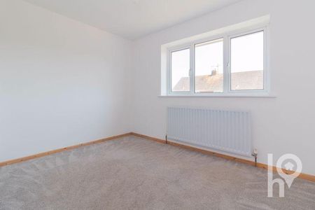 3 bedroom semi-detached house to rent - Photo 3