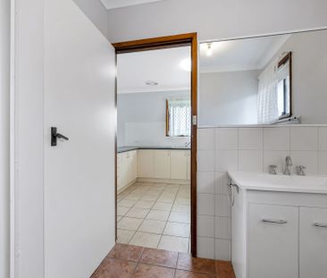 Stylish & Convenient Living in East Albury - Photo 4