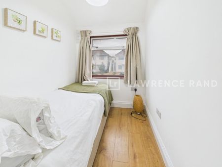 4 bedroom terraced house to rent - Photo 4