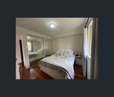 Renovated 2 Bedroom Apartment - Photo 3