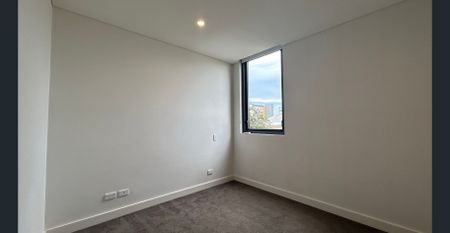 Two bed Two bath + one study Stylish apartment in Rosebery - Photo 4