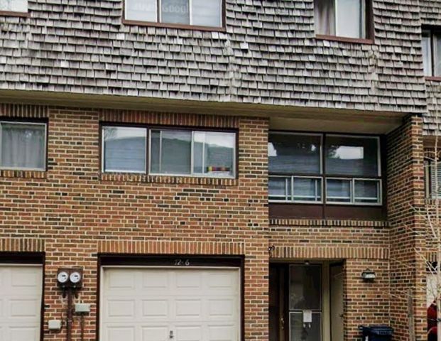 For Lease - 72 Castlebury Crescent Unit# 6, Toronto, Ontario - Photo 1
