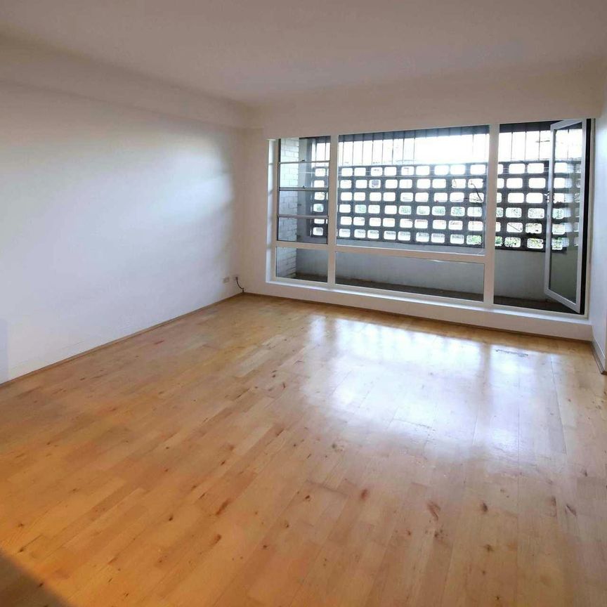 1/19-21 Billyard Avenue - Photo 1