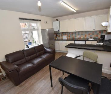 5 bedroom house to rent - Photo 1