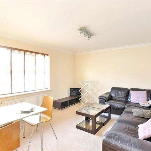 Earles Gardens, Norwich, NR4 - Photo 1