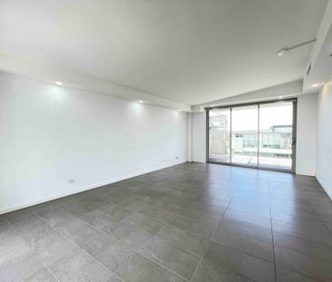 Morden 3 Bedroom Penthouse With Fantastic City View - Photo 1