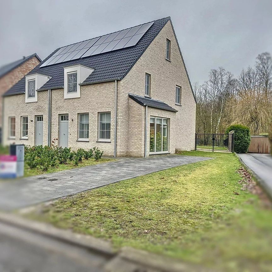 Nieuwbouw woning met 4 slaapkamers, tuin en terras te Mol-Gompel. - Photo 1