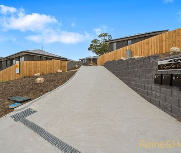 Immaculately presented three bedroom home. - Photo 4