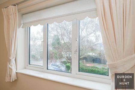 Beehive Lane, Ilford - Photo 5